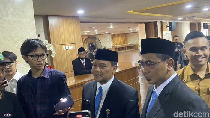 Gubernur Jateng Ahmad Luthfi di Kantor DPRD Jateng, Kecamatan Semarang Selatan, Senin (24/3/2025).