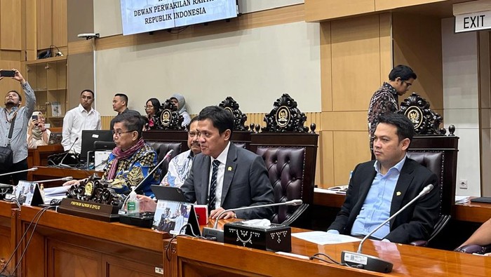 Ketua Komisi III DPR Habiburokhman di Komisi III DPR, kompleks parlemen, Senayan, Jakarta, Senin (24/3/2025).