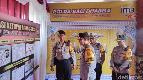 Kapolda Bali Irjen Pol Daniel Adityajaya mengecek Pos Terpadu Adipura Tabanan 2025, Senin (24/3/2025). (Ahmad Firizqi Irwan/detikBali)
