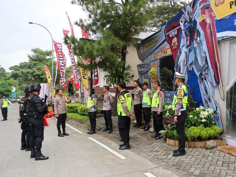 Kapolda Jawa Tengah, Irjen Ribut Hari Wibowo, meninjau pos pengamanan Idul Fitri di Rest Area 439A Ungaran dan Rest Area 456A Kabupaten Semarang, Senin (24/3/2025).