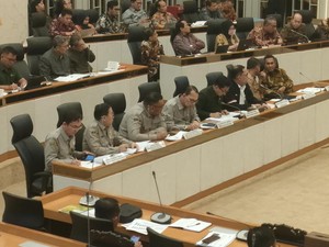 Rapat DPR, Legislator Singgung Dirut Bulog Double Status Usai UU TNI Disahkan