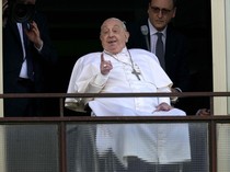 Video Penampilan Publik Perdana Paus Fransiskus di Vatikan Setelah Dirawat