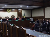 Video: Dua Terdakwa Kasus Korupsi Truk Basarnas Divonis 4 dan 6 Tahun Penjara