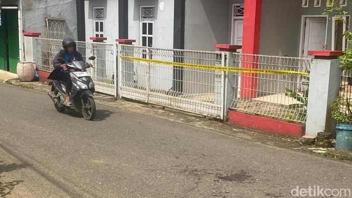 Lokasi penusukan terhadap dua orang hingga salah satunya tewas di Perum Kalisemi, Kelurahan Parakancanggah, Banjarnegara, Senin (24/3/2025).