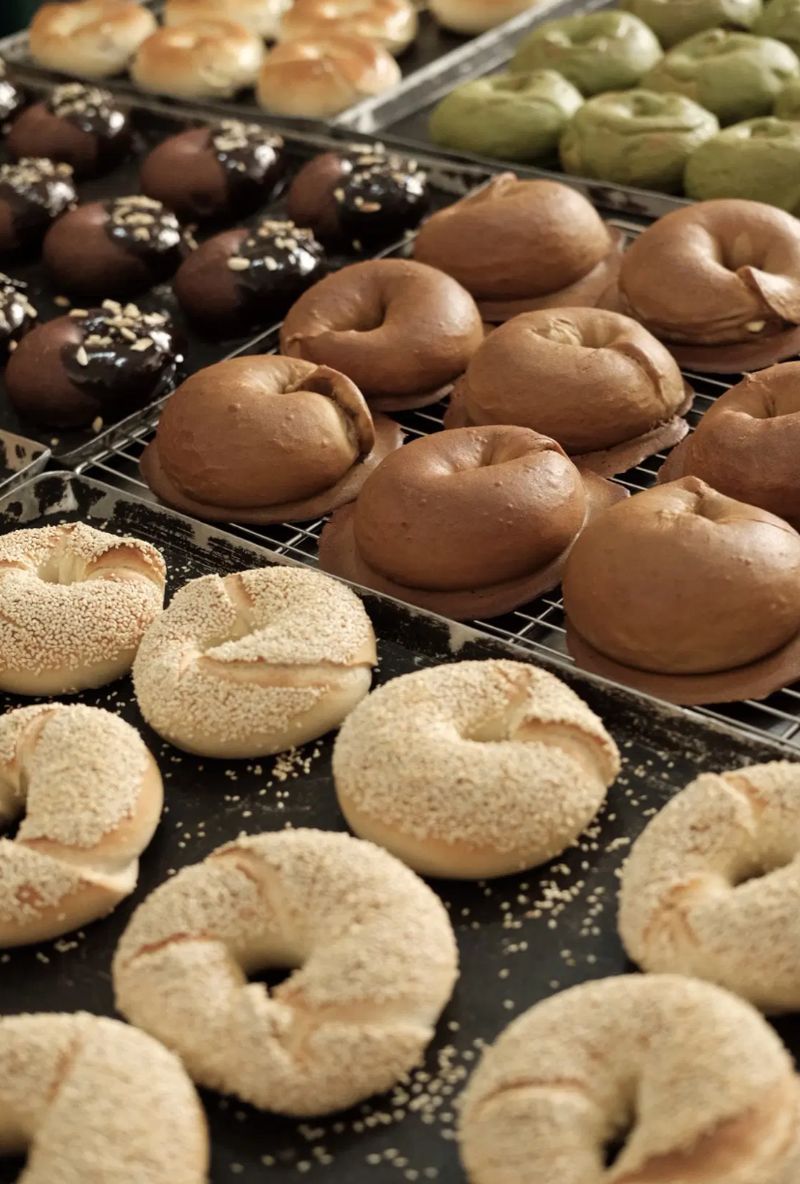 Mantan Pramugari Ini Mantap Banting Setir Jadi Pemilik Kafe Bagel