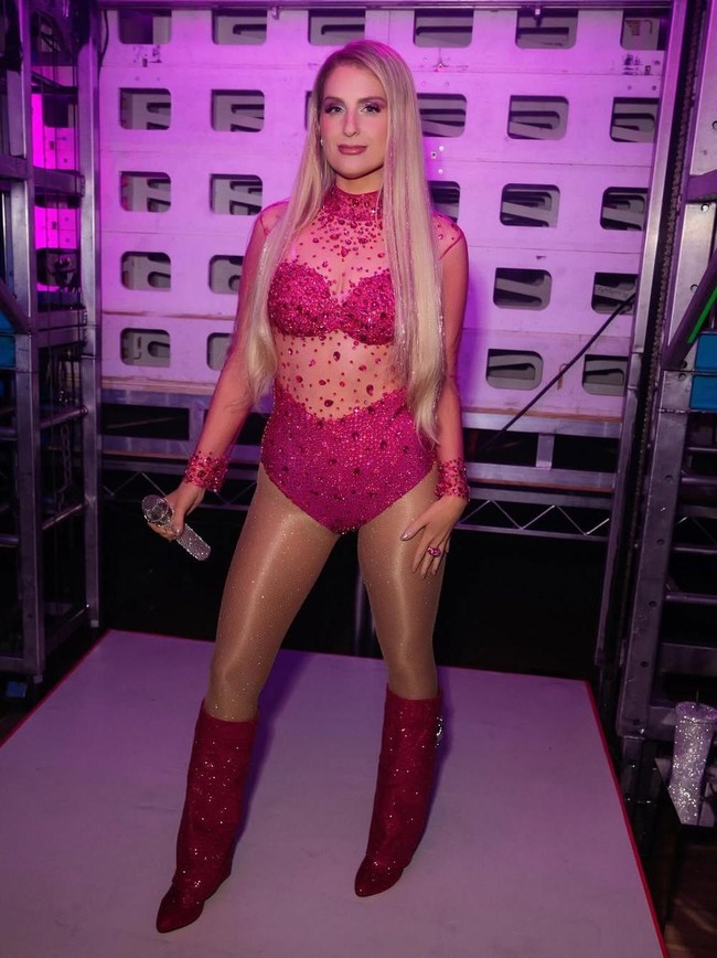 Komentar lainnya bahkan menyebut obat penurun berat badan yang sedang tren di kalangan selebriti. LMFAO body positive sampai akhirnya bisa dapat Ozempic, sindir seorang pengguna Instagram. Foto: Instagram/@meghantrainor