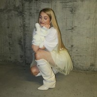 Perubahan drastis pada tubuh Meghan langsung menuai berbagai reaksi di kolom komentar. Beberapa penggemar menyoroti perbedaan bentuk tubuhnya yang kini jauh lebih kecil dibandingkan sebelumnya. Tak sedikit juga yang mengritik, mengingat di awal kemunculannya, dia kerap menyerukan body positivity. Foto: Instagram/@meghantrainor