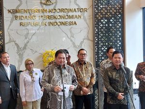 Respons Airlangga soal IHSG Jeblok Jelang Pengumuman Pengurus Danantara