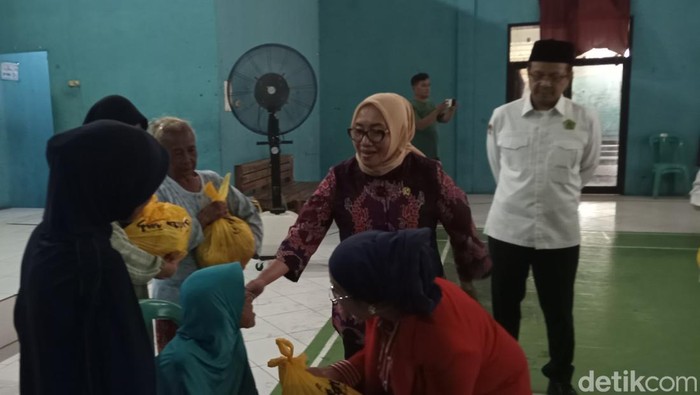 Menteri Pemberdayaan Perempuan dan Perlindungan Anak (PPPA) Arifah Fauzi saat berkunjung ke Kabupaten Cirebon