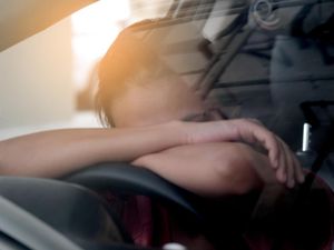 Pijatan Saraf Ngantuk Tak Selalu Manjur Cegah Microsleep, Dokter Lebih Sarankan Ini