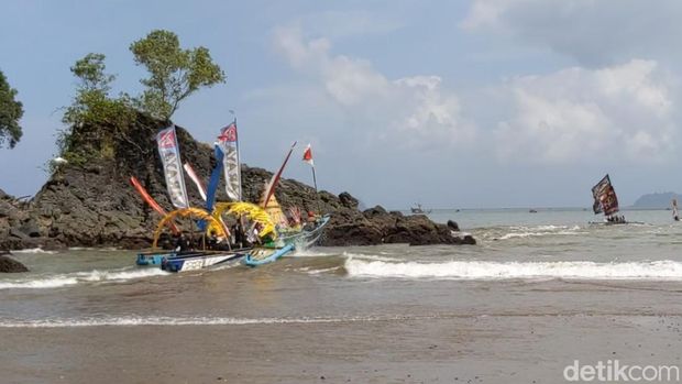 Pantai Blado, Kecamatan Munjungan