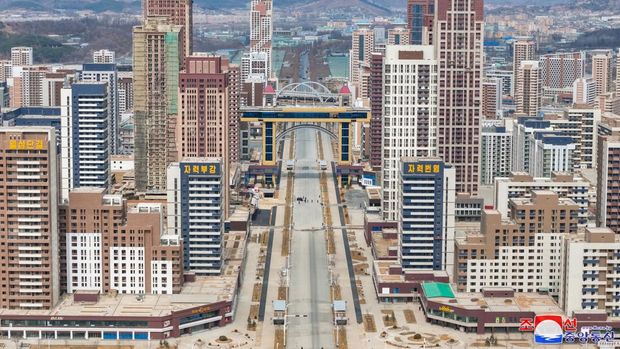 Pembangunan 10.000 unit apartemen di Pyongyang, Korea Utara Pembangunan 10.000 unit apartemen di Pyongyang, Korea Utara