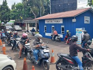 Cerita Rahman Kehabisan Antrean Bayar Pajak di Cimahi