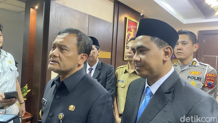 Gubernur Jawa Tengah Ahmad Luthfi bersama Wakil Gubernur Taj Yasin Maimoen di Kantor Gubernur Jateng, Kecamatan Semarang Selatan, Senin (24/3/2025).