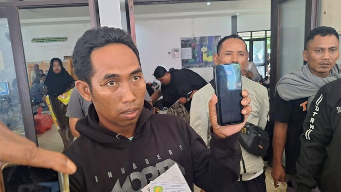 Pemudik di Pelabuhan Jangkar Situbondo harus membayar padahal gratis