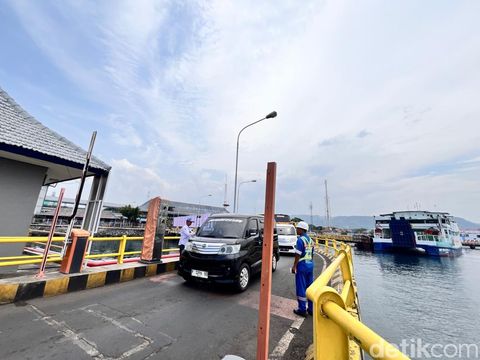 Pemudik di Pelabuhan Ketapang Banyuwangi