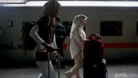 Setiap harinya, KAI Daop 8 Surabaya menyediakan 25.966 tempat duduk, dengan total 571.252 tempat duduk selama periode angkutan Lebaran 2025.