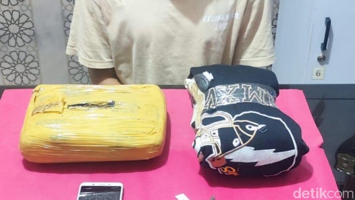 Pengedar ganja kering di Kota Sukabumi ditangkap polisi