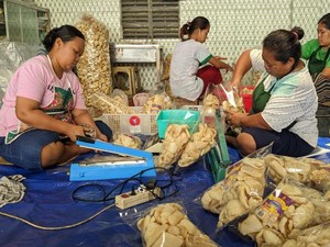 Permintaan Kerupuk Rambak Tulungagung Meningkat 200% Jelang Lebaran