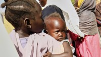 Mereka dievakuasi oleh tentara Sudan dari wilayah yang pernah dikuasai oleh Pasukan Dukungan Cepat (RSF) paramiliter.