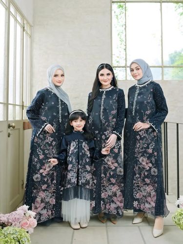 Rekomendasi dress untuk Lebaran dari Vanilla Hijab