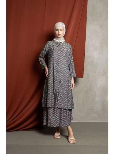 Rekomendasi tunik untuk Lebaran dari Shaybee