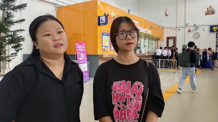 Sinta dan Yeni Ariska pemudik asal Palembang tujuan Bengkulu