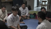 Konten kreator Steven Wongso terlihat dibimbing Ustaz Felix Siauw untuk menjadi mualaf. Foto: instagram Ustaz Felix Siauw