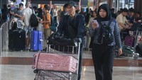 PT Angkasa Pura Indonesia cabang Soekarno Hatta pada Senin (24/3) mencatat 1.002 penerbangan dengan pergerakan penumpang mencapai 140.360 orang penumpang. 