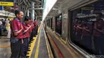 Suasana Stasiun Pasar Senen Mulai Disesaki Pemudik