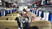 Sementara penjualan tiket di Stasiun Pasar Senen 384.377 atau mencapai 68% dari total kapasitas. Adapun total kapasitas yang disediakan 567.752 seat dengan jumlah perjalanan KA sebanyak 868.