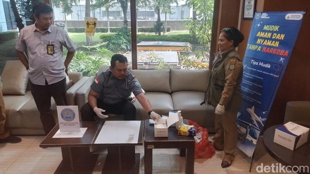 Tes kesehatan para awak kabin dan awak pesawat Lion Group