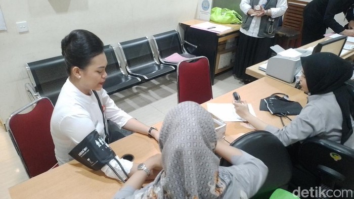 Tes kesehatan para awak kabin dan awak pesawat Lion Group