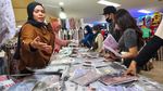 THR Cair, Warga Ramai-ramai Berburu Baju Lebaran
