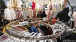 THR Cair, Warga Ramai-ramai Berburu Baju Lebaran
