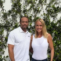 Dalam foto yang diunggah Tiger Woods, keduanya terlihat mesra selagi pemain golf tersebut mengungkap rasa cintanya kepada Vanessa. Foto: Instagram @tigerwoods