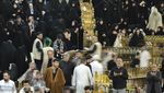 Umat Muslim di Irak Penuhi Makam Imam Abbas pada Malam ke-23 Ramadan