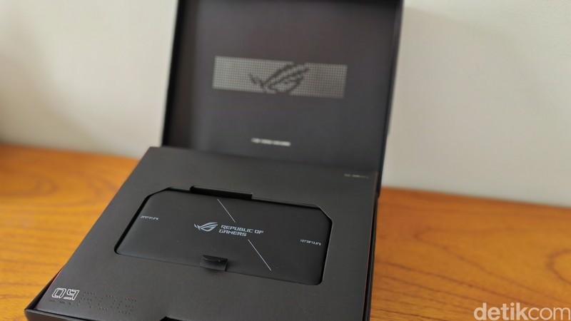 Unboxing Asus ROG Phone 9 Pro