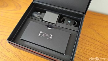 Sementara itu, di lantai bawahnya terdapat aksesoris dan kelengkapan lainnya. Foto: Virgina Maulita Putri/detikINET