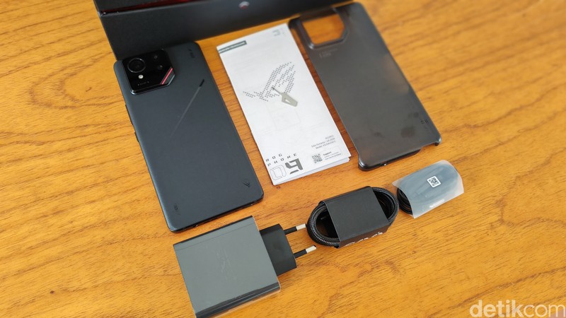 Unboxing Asus ROG Phone 9 Pro