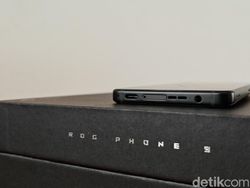 Unboxing Asus ROG Phone 9 Pro, HP Gaming yang Makin Fun