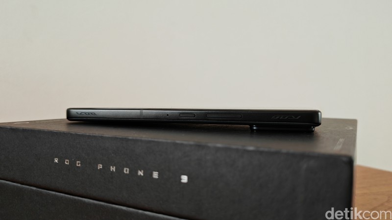 Unboxing Asus ROG Phone 9 Pro