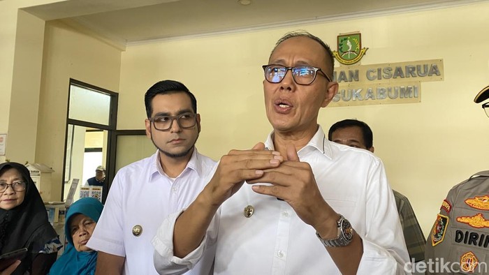 Wali Kota Sukabumi (kanan) Ayep Zaki dan Wakil Wali Kota Sukabumi (kiri) Bobby Maulana