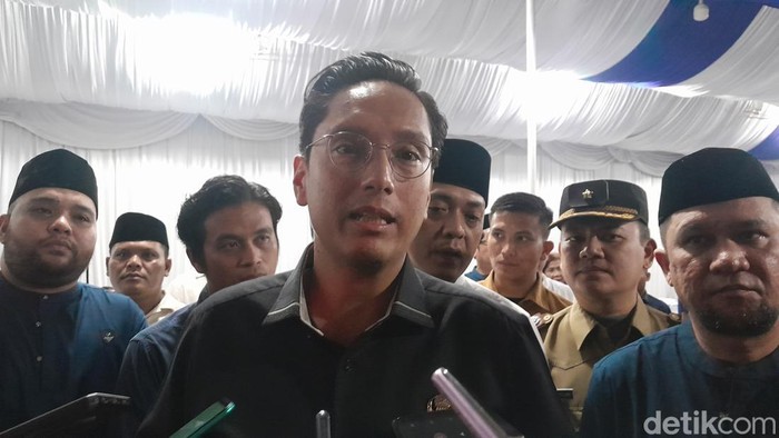Walkot Medan Rico Waas
