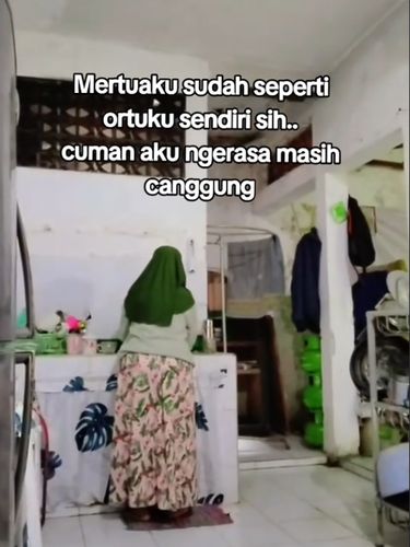 Wanita ini curhat suaminya sudah meninggal dunia, ia memutuskan untuk tetap tinggal di rumah mertuanya. Postingan tersebut langsung viral di media sosial