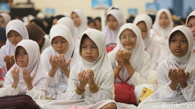 57.600 Anak Yatim-Lansia Dapat Paket Ramadan