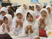 57.600 Anak Yatim-Lansia Dapat Paket Ramadan