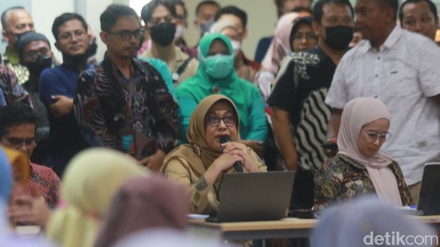 Aksi walk out pegawai RSUP dr Sardjito saat audiensi buntut THR disunat, Selasa (25/3/2025).