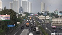 Jika ada kendaraan menuju Merak tapi tidak sesuai dengan aturan ini, maka kendaraan akan dialihkan ke arteri. 