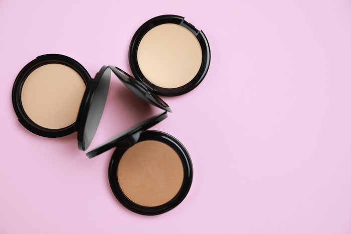 Bedak untuk Kulit Berminyak